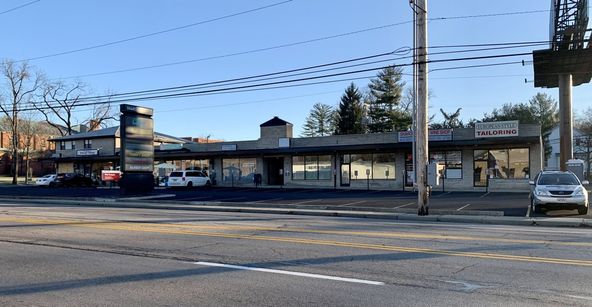 Sharon Square: 5588 - 5590 N. High St., Worthington, OH 43085